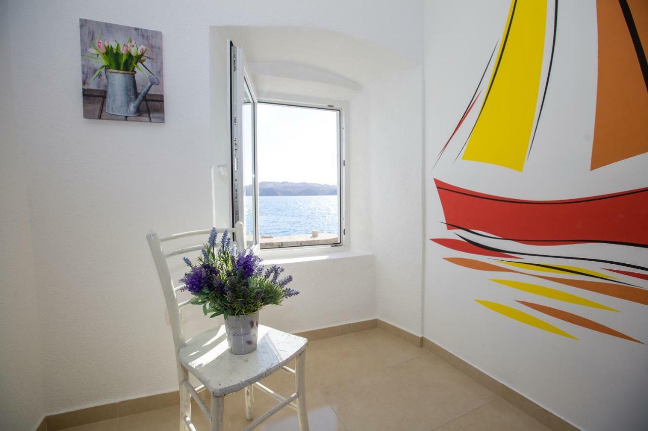 Apartmani Cindric Karlobag Exterior photo