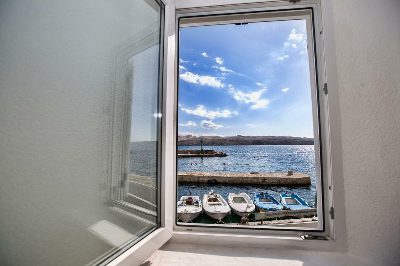 Apartmani Cindric Karlobag Exterior photo