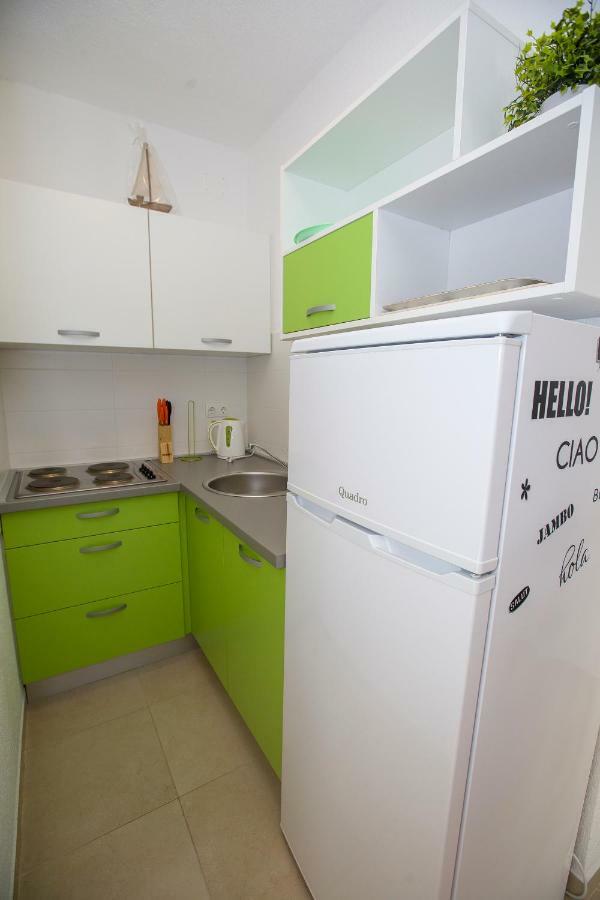 Apartmani Cindric Karlobag Exterior photo