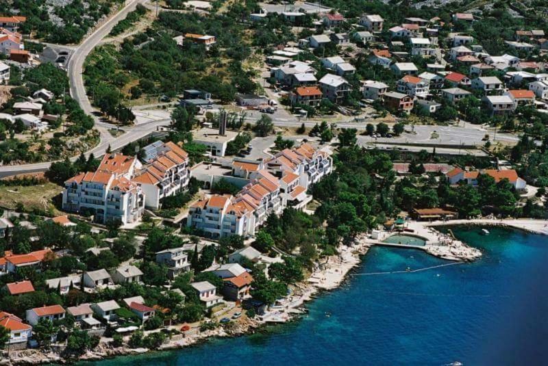 Apartmani Cindric Karlobag Exterior photo